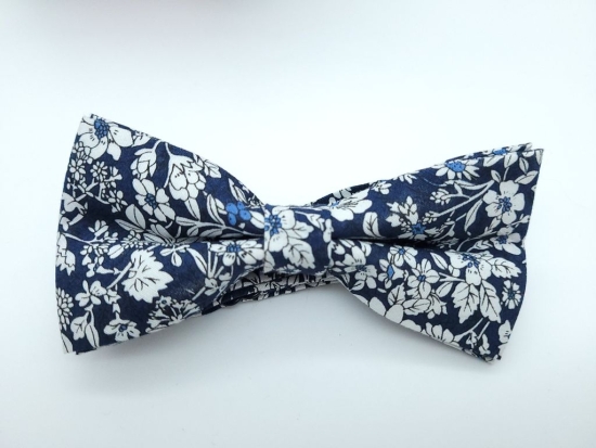 Stoff Fliege dunkelblau Blumenmuster bow tie